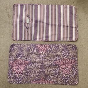 NWOT - Nicole Miller - Pair of (94x54cm) Quilted Pillow Shams - bedding